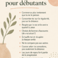 Femme en extérieur courant avec un sourire, symbolisant le plaisir de la course à pied.