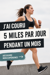Femme courant dans un parc, améliorant son bien-être en courant tous les jours.