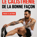 Femme s'entraînant à la calisthénie en plein air, réalignant son corps de manière naturelle.