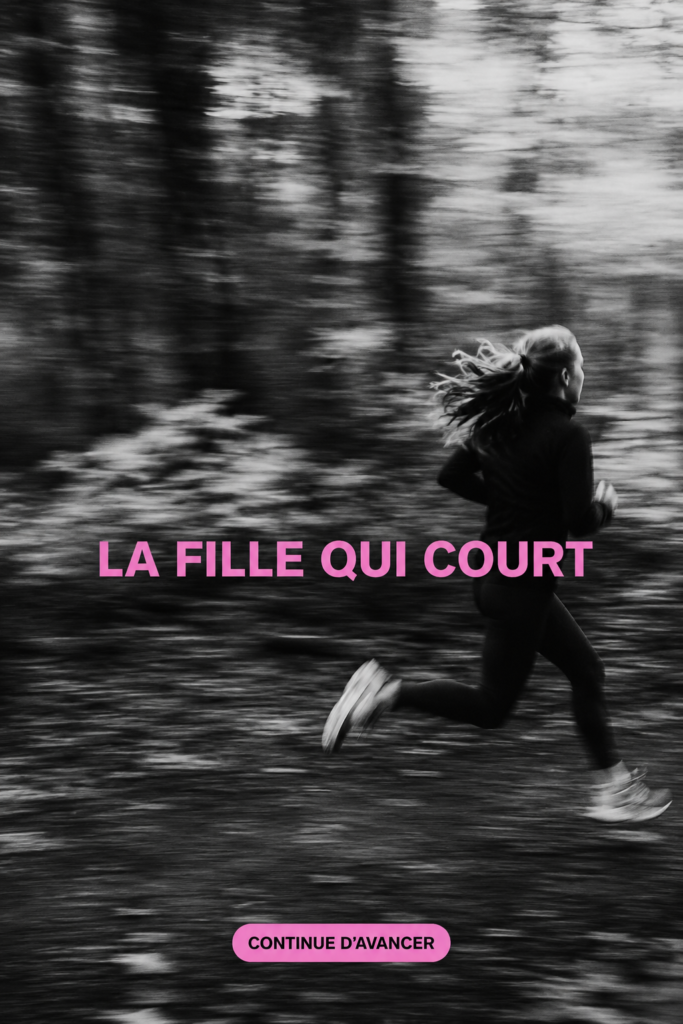 Femme courante dans un parc en pleine nature, illustrant les bienfaits de la course à pied.