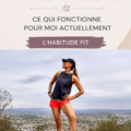 Femme active de plus de 50 ans pratiquant le yoga en plein air, souriante et sereine.