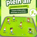 Un groupe d'enfants jouant à un jeu en plein air, améliorant leur éducation physique.