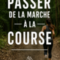 Femme joggant dans un parc, profitant de sa routine d'exercice.