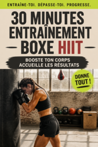 Femme en train de faire un entraînement HIIT de boxe à l'extérieur.