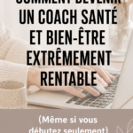 Femme souriante préparant une séance de coaching en bien-être