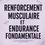 Femme en train de faire de l'entraînement en force avec des haltères, illustrant la combinaison de musculation et de course.