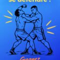 Femme entraînant l'autodéfense dans un dojo